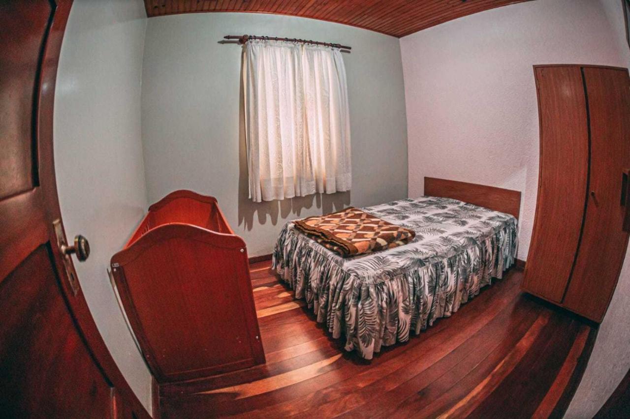 Hospedagem Shangrilá - Colônia SAA Campos do Jordão Esterno foto